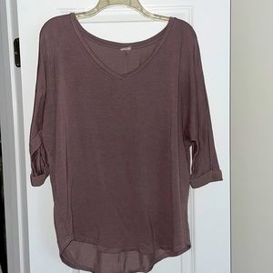 ⭐️V-neck quarter length sleeve shirt